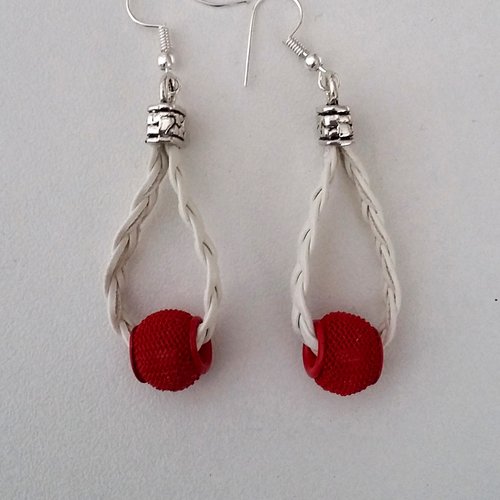 Boucles d'oreilles perles grillagées rouges