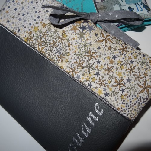 Protege Carnet De Sante Bebe Fille Livret De Famille Sur Mesure Personnalise Prenom Simili Cuir Liberty Tissu Au Choix Initiale Un Grand Marche