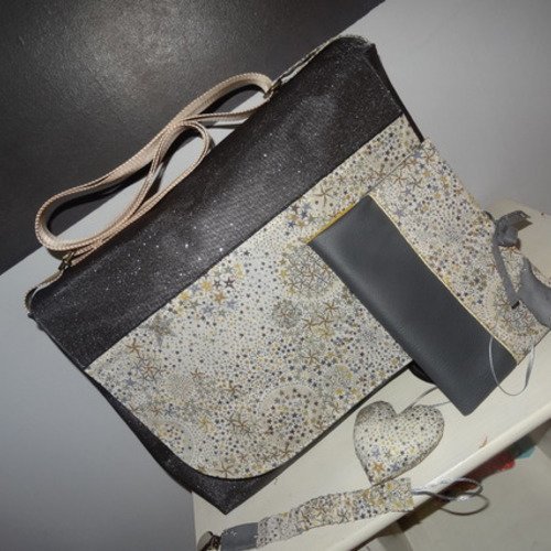 Grand sac bandouilère idéal sac à langer , cartable maitresse, .... simili cuir et tissu au choix (