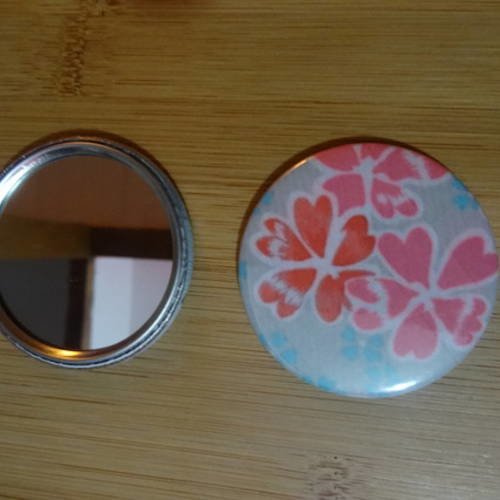 * miroir de poche petit pan junko motif japonais kawai bleu rose néon 