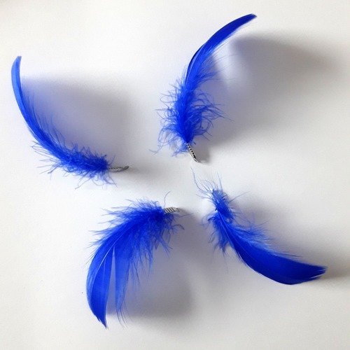 4 breloques plumes bleues - embouts argentés