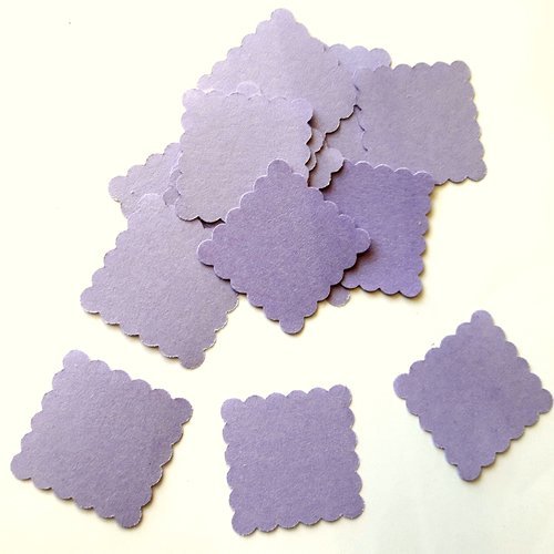30 étiquettes carrées dentellées en papier couleur parme