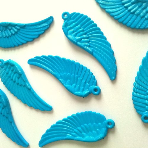 8 pendentifs ailes bleues - acrylique t23 
