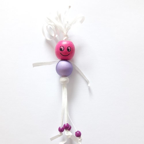 Pendentif figurine, breloque personnage, en perle, rose et blanc t11