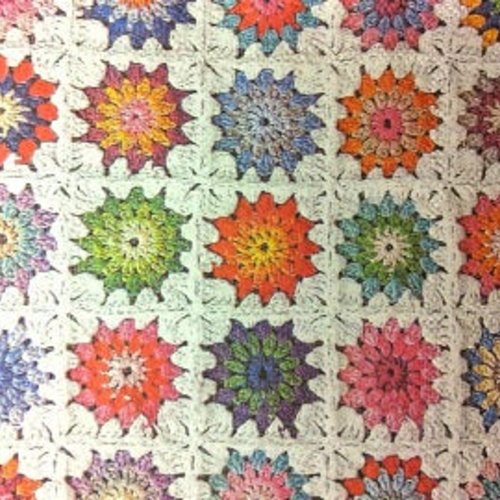 Serviette en papier crochet multicolore et blanc