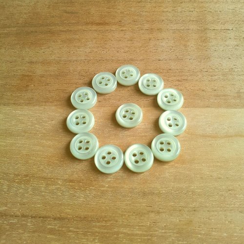 12 petits boutons verts clairs t27