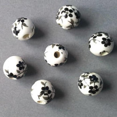 10 perles en porcelaine blanches - forme ronde - fleurs noires t40