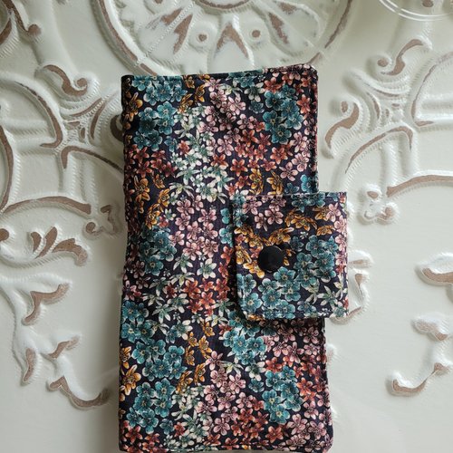 Porte téléphone, porte carte, porte monnaie noir fleuri