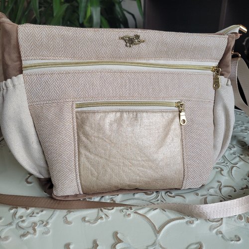 Sac à main beige et velour marron