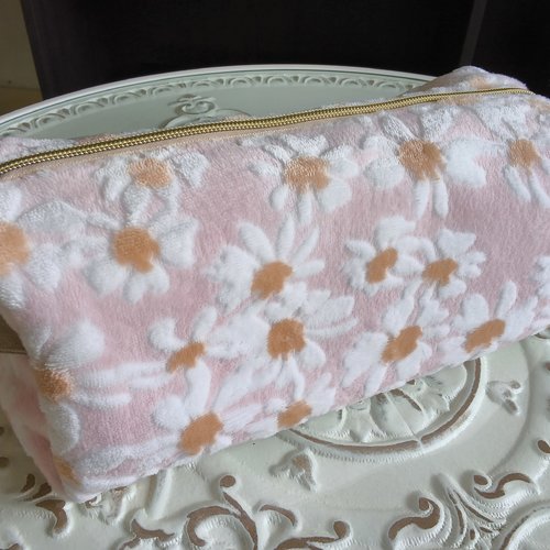 Trousse polaire fleurie