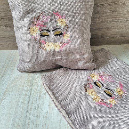 2 housses de coussins brodés 40 x 40 cm