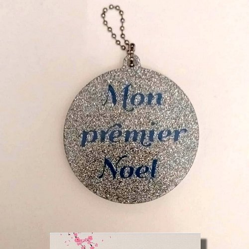 Boule de noël en résine époxy grise holographique  "mon premier noël "
