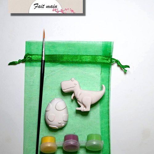 Kit dinosaure t- rex et son oeuf en plâtre à peindre, loisir créatif.