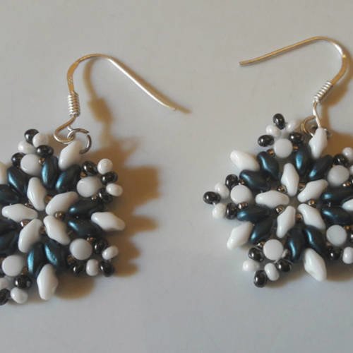 Boucles d'oreille .....fleur