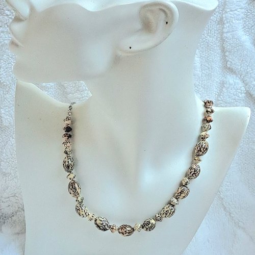 Collier ras de cou perles imitation graines