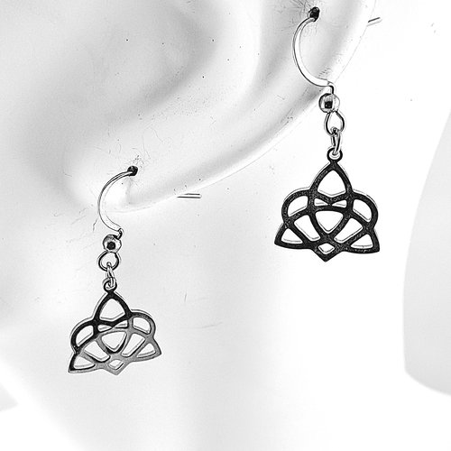 Boucles d'oreilles en acier inoxydable avec breloque nœud de la trinité et cœur