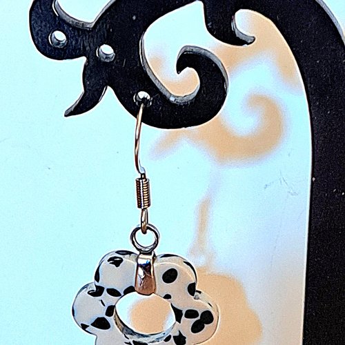 Boucles d'oreilles acier et fleur