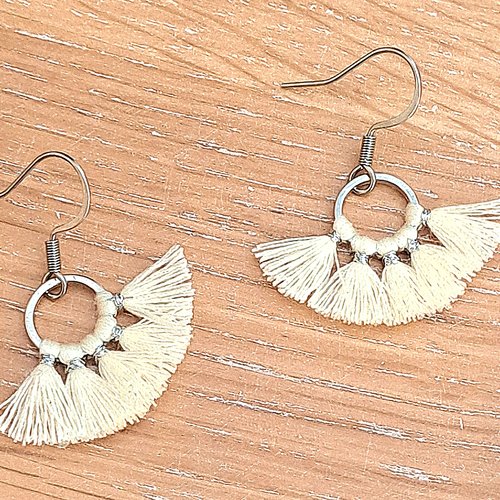 Boucles d'oreilles crochets et pompons