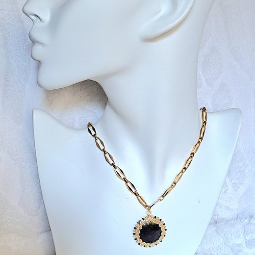 Collier ras de cou acier inox doré, pendentif cabochon noir