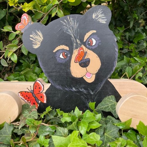 Porte manteau en bois massif l'ourson aux papillons