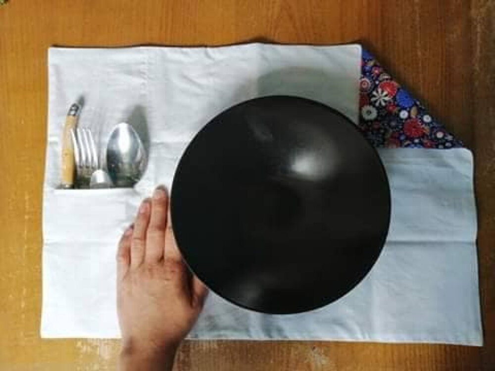 Jouet enfant fourchette et couteau couverts en plastique pour faire la  cuisine, ustensile de dinette Stock Photo