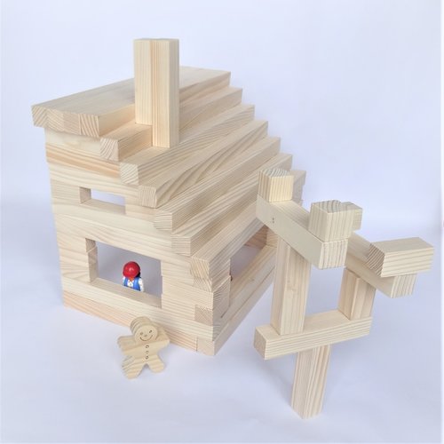 Cubes en bois, maison + arbre épicéa naturel 22 mm x 22 mm x longueurs différentes. poncé très fin à la main. angles adoucis.