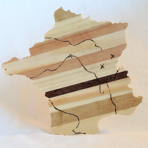 Dessous de plat en bois motif arbre S. G. - origine France - Jura - La  Ruche des Passions