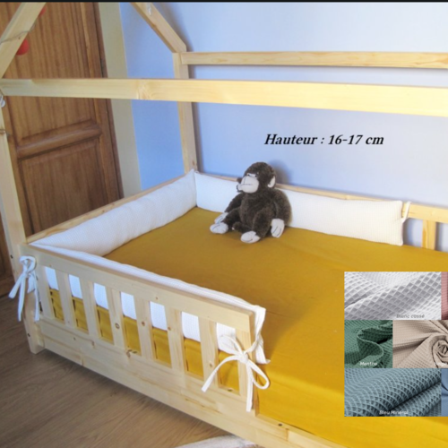 Hauteur 16-17 cm pour réaliser un tour de lit, traversin plat à l'unité avec lanières d'attache, tissu nid d'abeille nombreux coloris