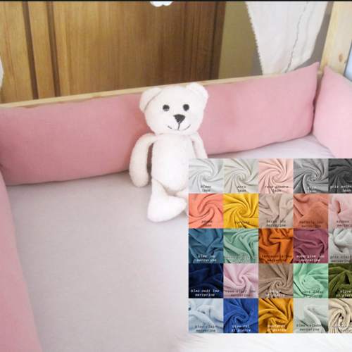 20-22 cm de hauteur. traversin plat en tissu éponge bambou pour former vous même votre tour de lit, avec lanières d'attache.