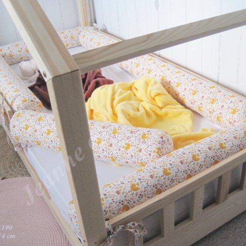 A vous de jouer ! fournissez vous même votre tissu et faites réaliser votre tour de lit cabane montessori en diamètre 14 cm.