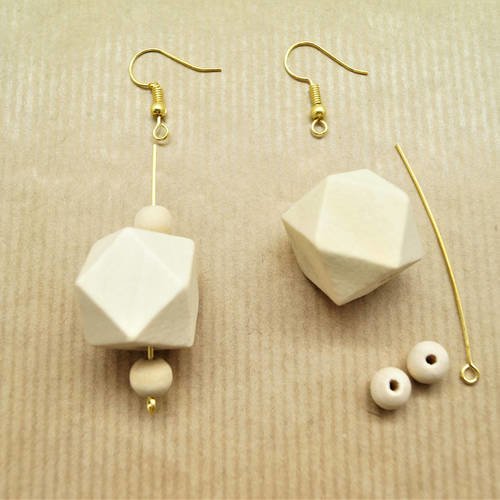 Kit paire de boucles d'oreilles polygones bois naturels, perles bois naturel métal doré
