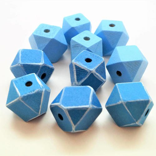 Kit de 10 perles polygones en bois naturel, peints bleu bords blancs et bleu tendre, 20 mm