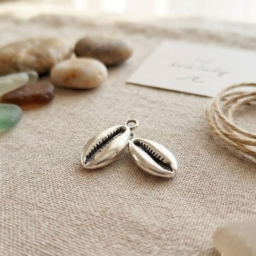 Lot de 10 breloques coquillages en métal argenté 17x8mm