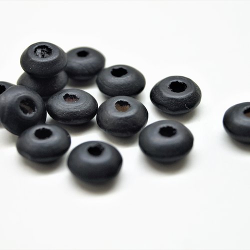 50 perles rondes noires en bois 10*5 mm