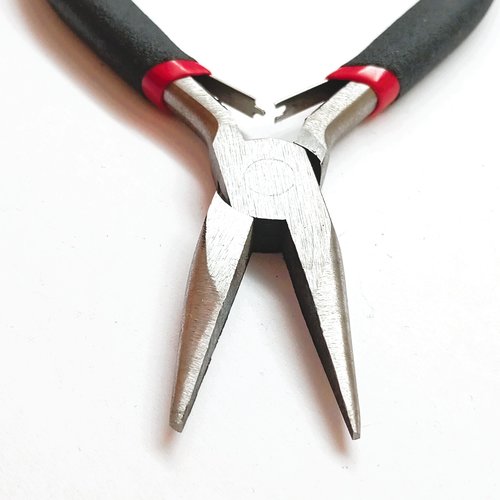 Pince à bouts plats non striés noir et rouge 130 mm x 1