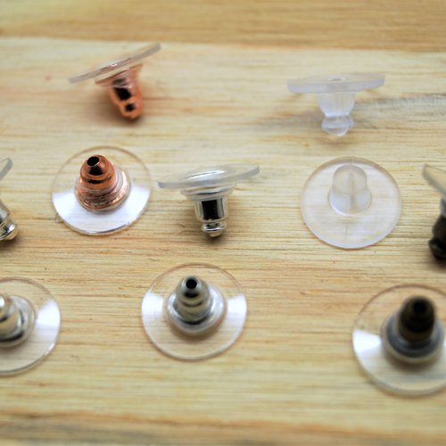 Fermoirs boucles d'oreilles silicone transparent et métal 11 mm par 20