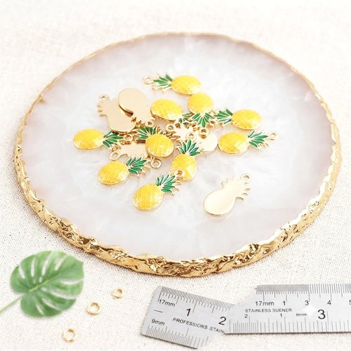 10 breloques ananas émail vert et jaune 17x9mm