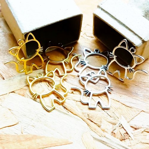 Pendentifs chats en métal doré et argenté 27*25 mm par 10