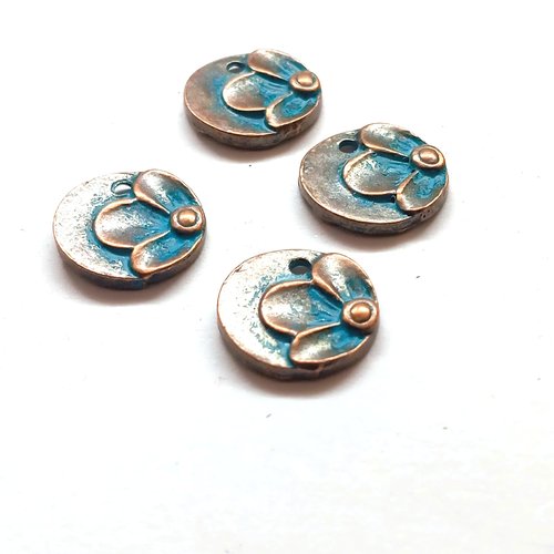 Breloques fleur de lotus cuivre rouge antique et patine bleue 15mm par 4