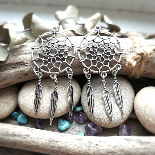 Lot de 2 pendentifs attrape rêves argentés avec plumes 65x29mm