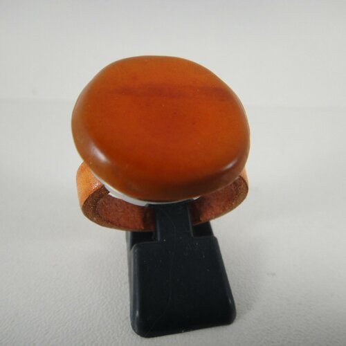 Bague en cuir orange avec bouton pression de 20mm (pour tour de doigt 6.7cm)