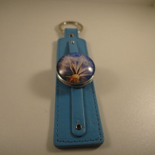 Porte-clés en cuir bleu clair avec bouton pression chunk interchangeable de 30mm 