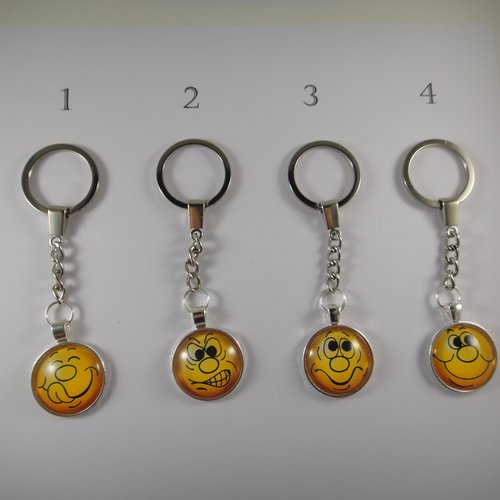 Porte-clés avec cabochon smiley