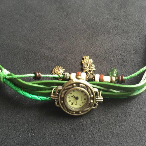 Montre-bracelet cuir vert style éthnique perles breloques métal couleur bronze