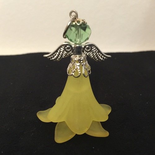 Pendentif ange jaune, pendentif breloque, angel pendant, pendentif bijou, bijou de sac, porte-clés,4 cm