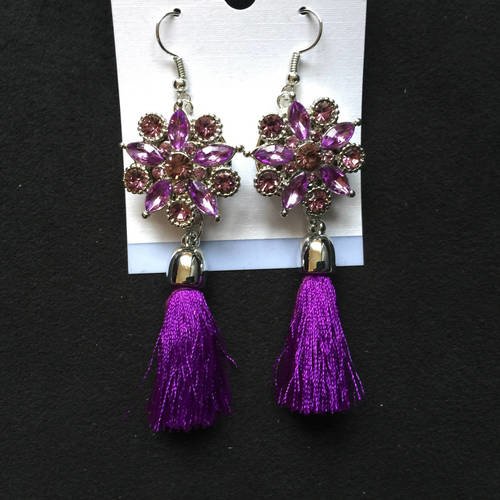 Boucles d'oreilles élégantes et originales pompons violets bouton pression étoile strass violet clair