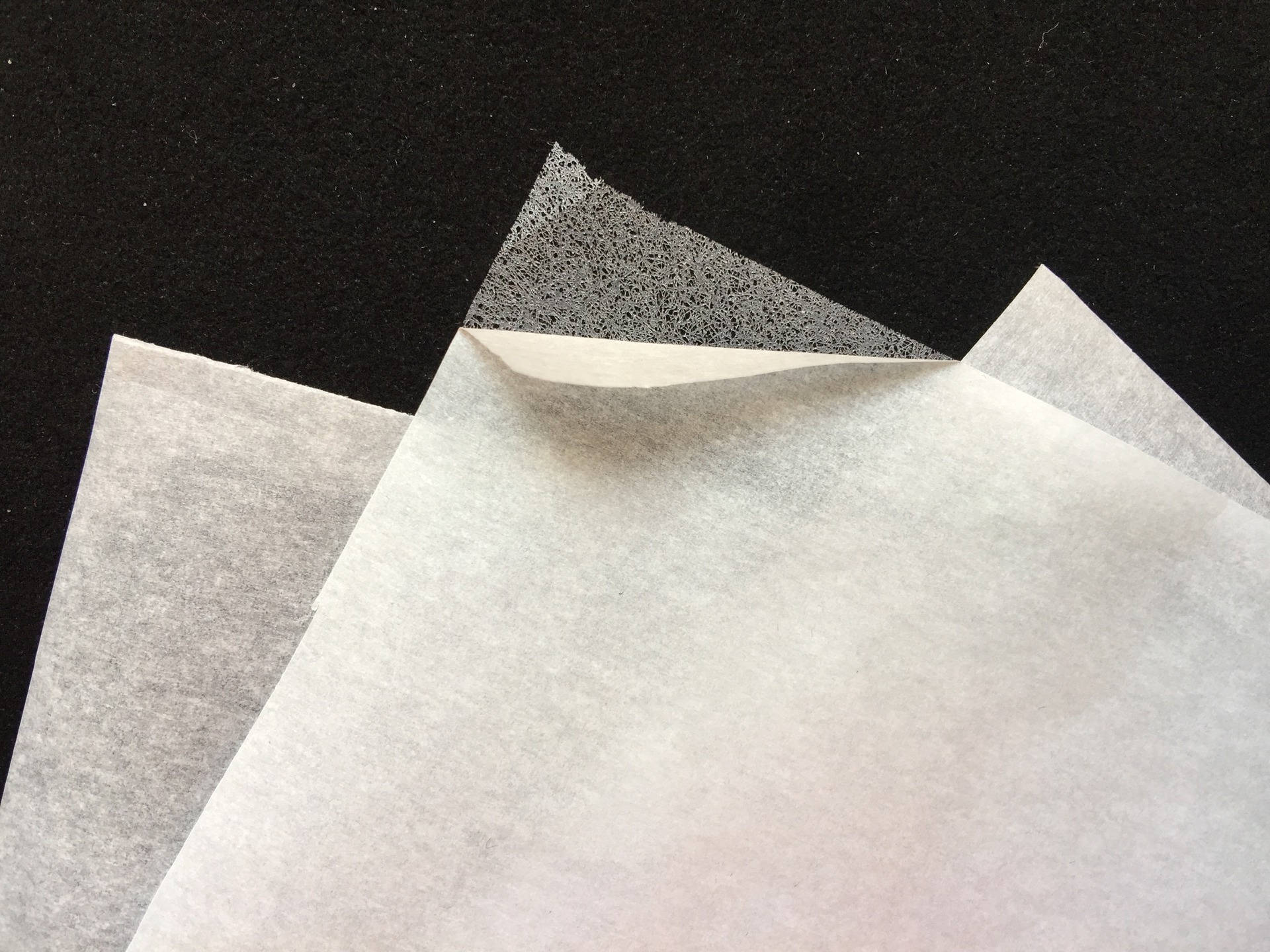 Vliesofix voile thermocollant double-face transparent, sur papier