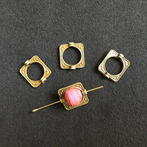 4 intercalaires carrés pour perles maximum 10mm métal bronze 1,4 cm