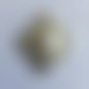 Embellissement bouton oval argenté à coller perle nacrée 32x25 mm