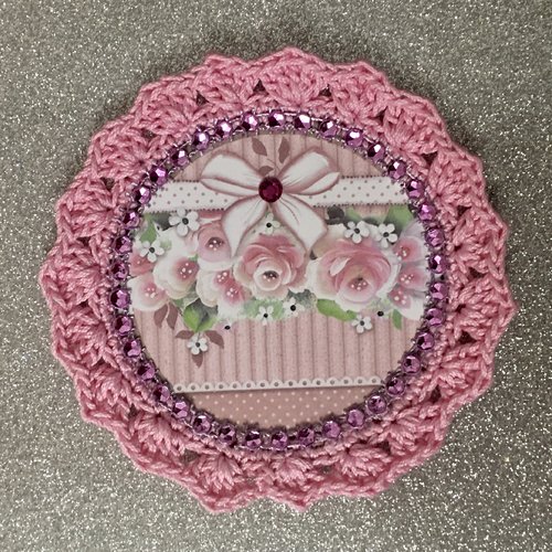 Image crochetée, fleurs, roses, ruban, coton rose, strass roses